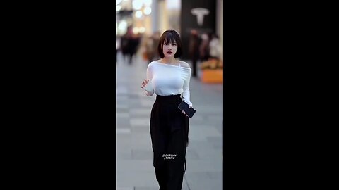 Chinese girl street style fashion #chinesefashion #shortsvideo