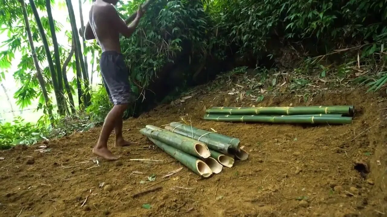 Bamboo huts and clay fireplaces on cliffs. ~5