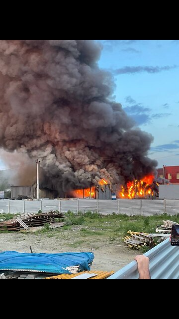 🔥👀 In the Sverdlovsk Region (Russia), in the city of Aramil, a production