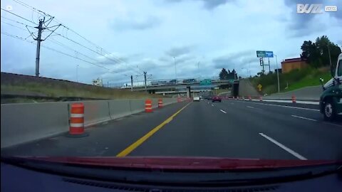 Plástico cobre para brisas em plena autoestrada