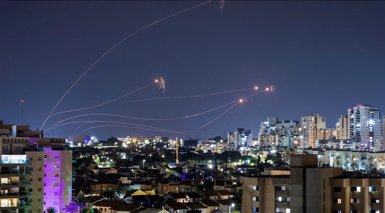 Israel responds with airstrikes as Hamas continues rocket attacks