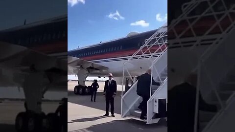 BREAKING: President Trump has boarded his plane and is heading to East Palestine, OH