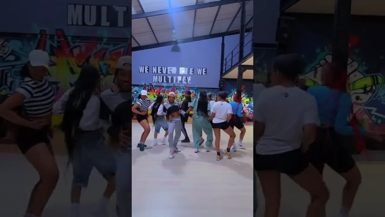 Amapiano Hit Queen Dance