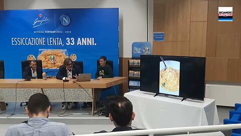 Pierluigi Pardo fa le telecronache di 4 piatti di pasta della tradizione napoletana