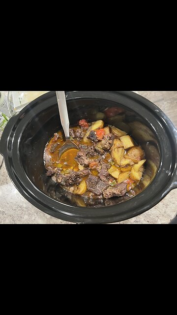 Super Simple Recipe Beef & Potato slow cooker