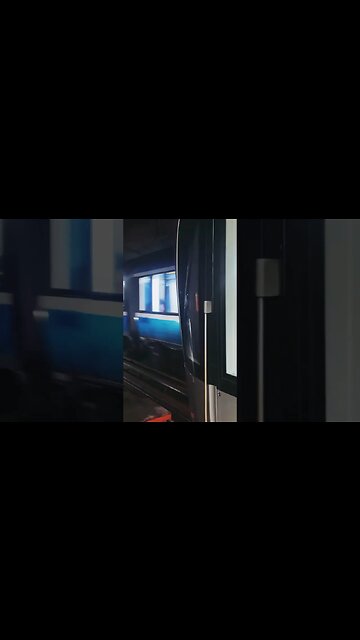 Montréal staggered metro #montreal #viralvideo #travel #traintravel