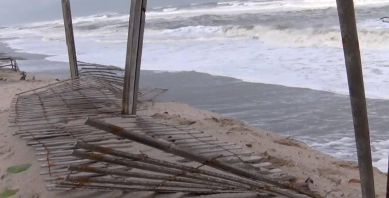 Erosion on Jupiter Beach