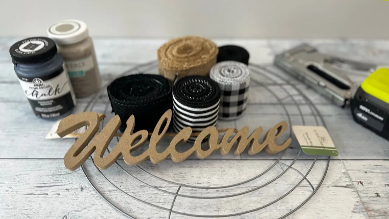 Farmhouse Ribbon Wreath DIY || Using One of The Easiest Wreath Methods