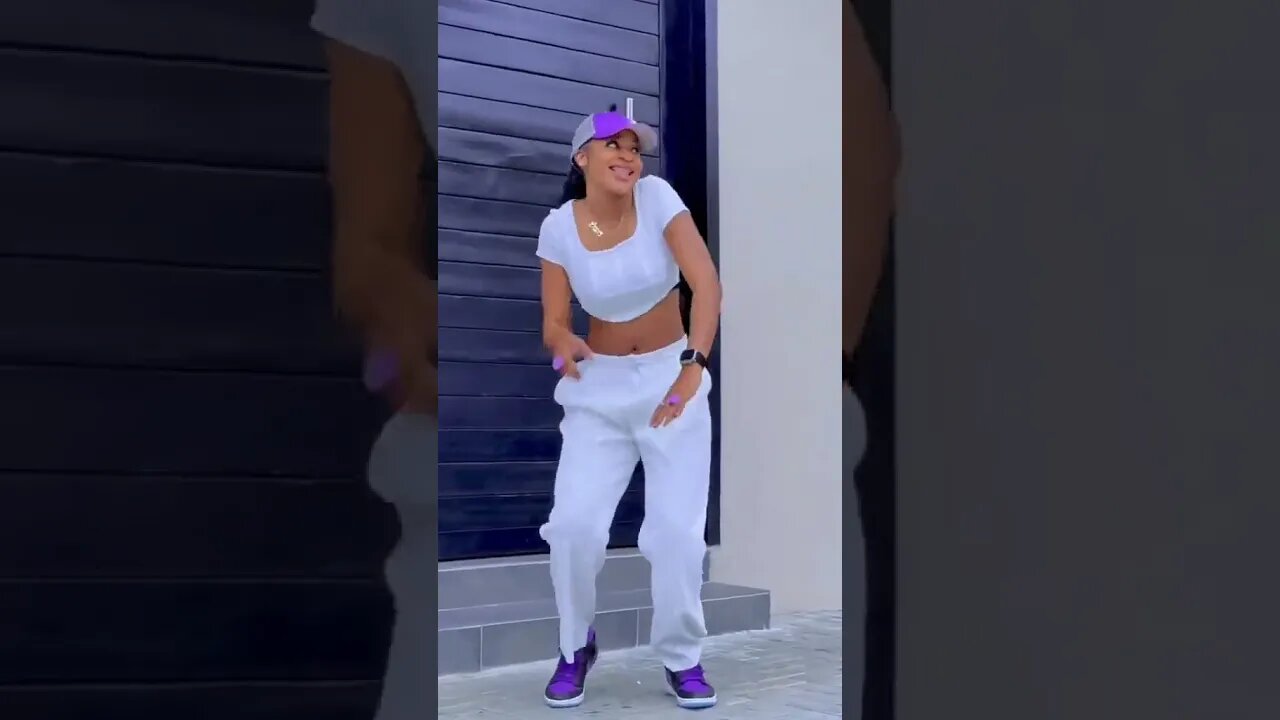 It is quarter past 2🥰💜… #purplespeedy #legedancechallenge