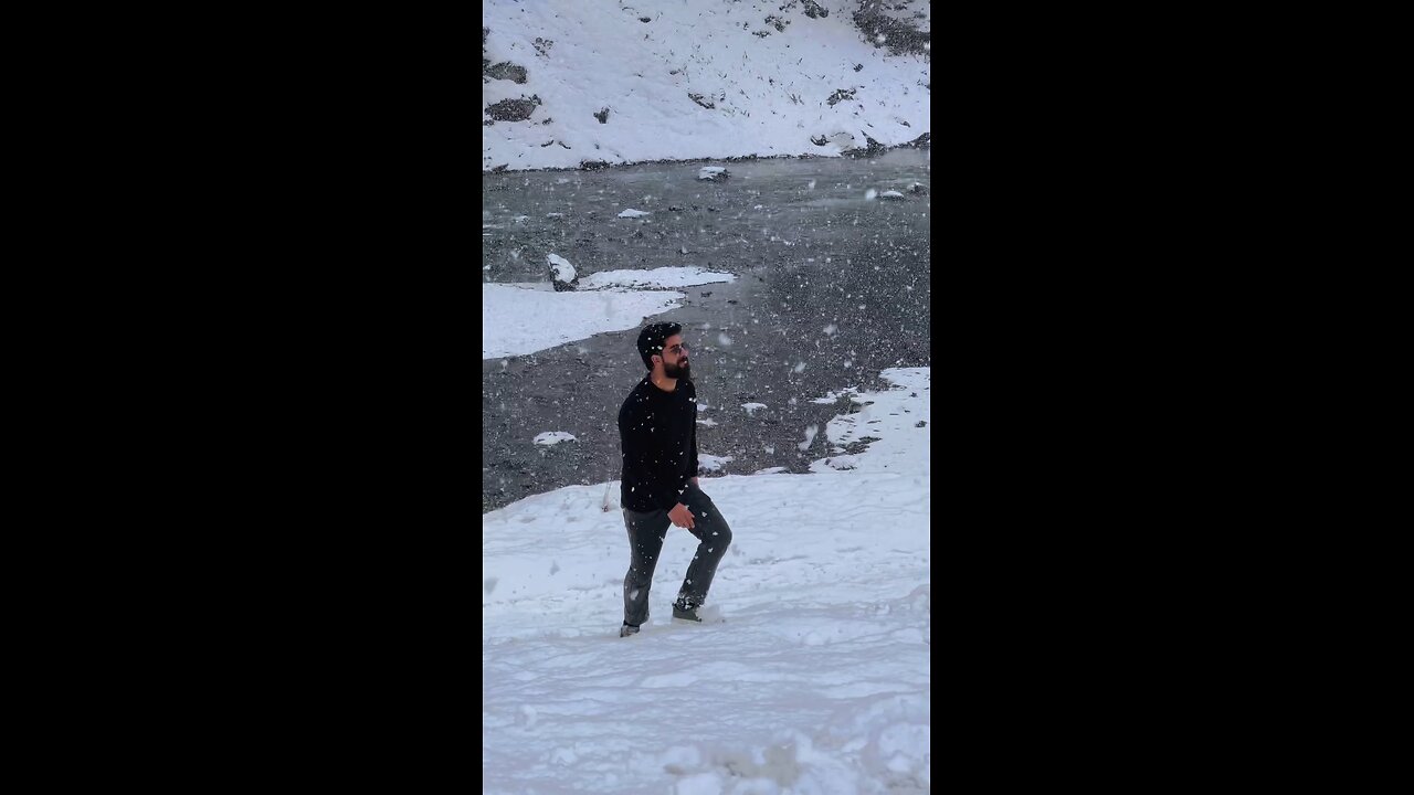 snow fall in Kashmir