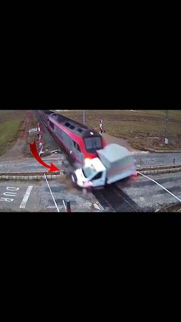Top Dangerous Truck & Train Fails 2021 #shorts