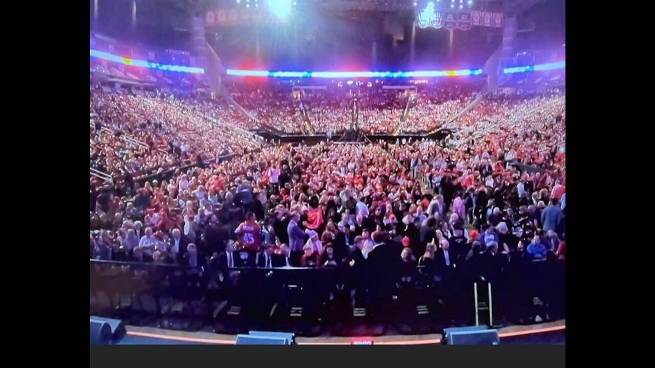 Big Crowd in President Trump and Bill O’Reilly’s History Tour in Houston, Texas.