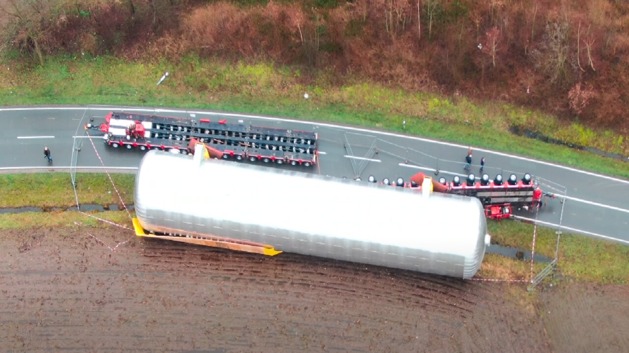 Heavy Haulage of Giant Tank Gone Worst!