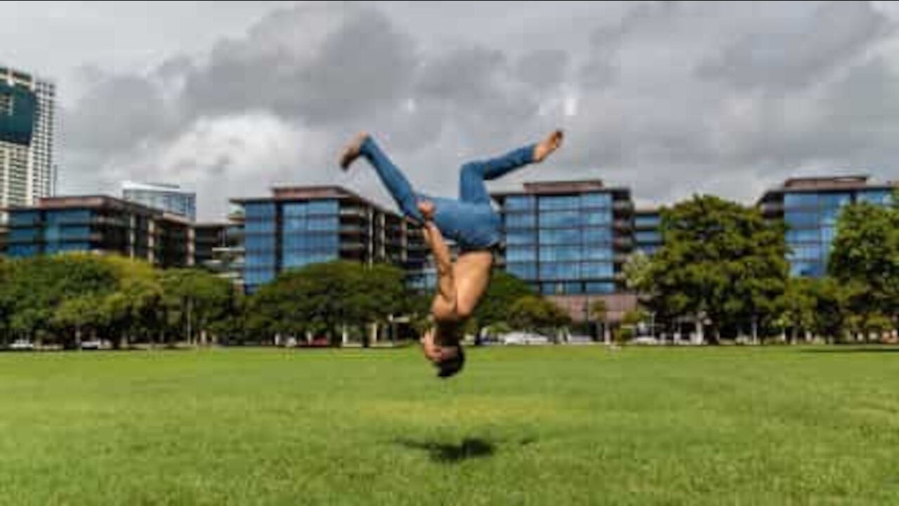 Atleta realiza 'backflips' com apenas uma perna!