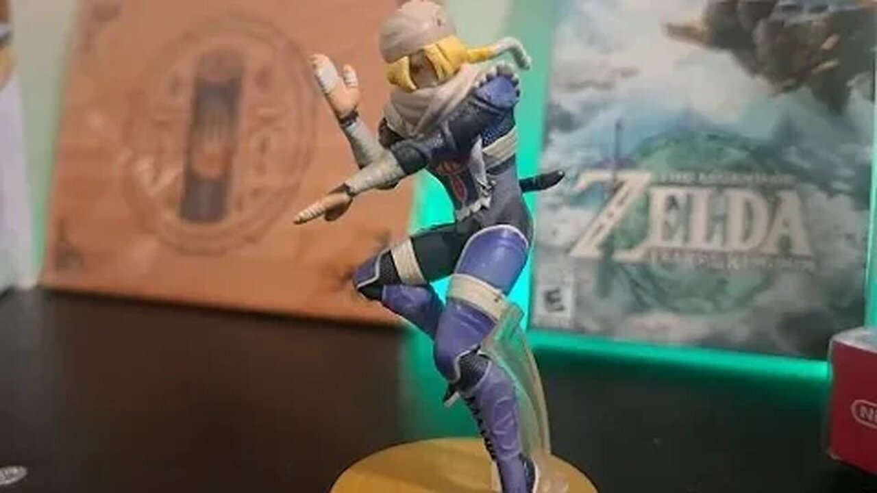 My Legend of Zelda, amiibo collection has grown. This time it is Sheik, from "The Legend of Zelda."