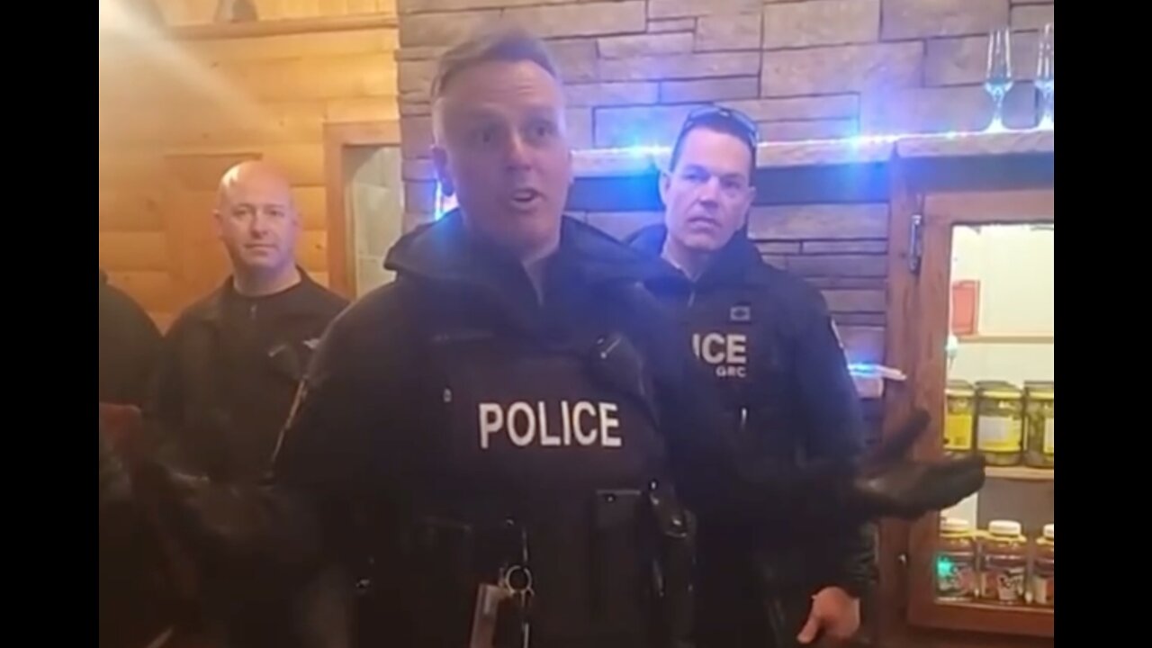 Canadian Police Deliver Totalitarian Message to Truckers in an Amazing Exchange