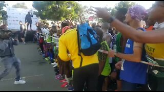 SOUTH AFRICA - Johannesburg Soweto Marathon (Video clips) (eeo)