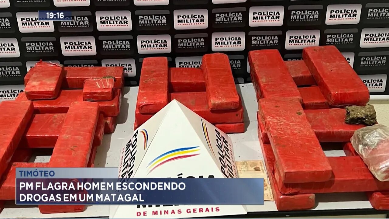 Timóteo: PM Flagra Homem escondendo Drogas em um Matagal.