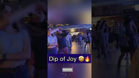 Dipping and Smiling 😊🕺🏽💃#swingdance #countrydance #acrodance #coupledance #countryswingdance