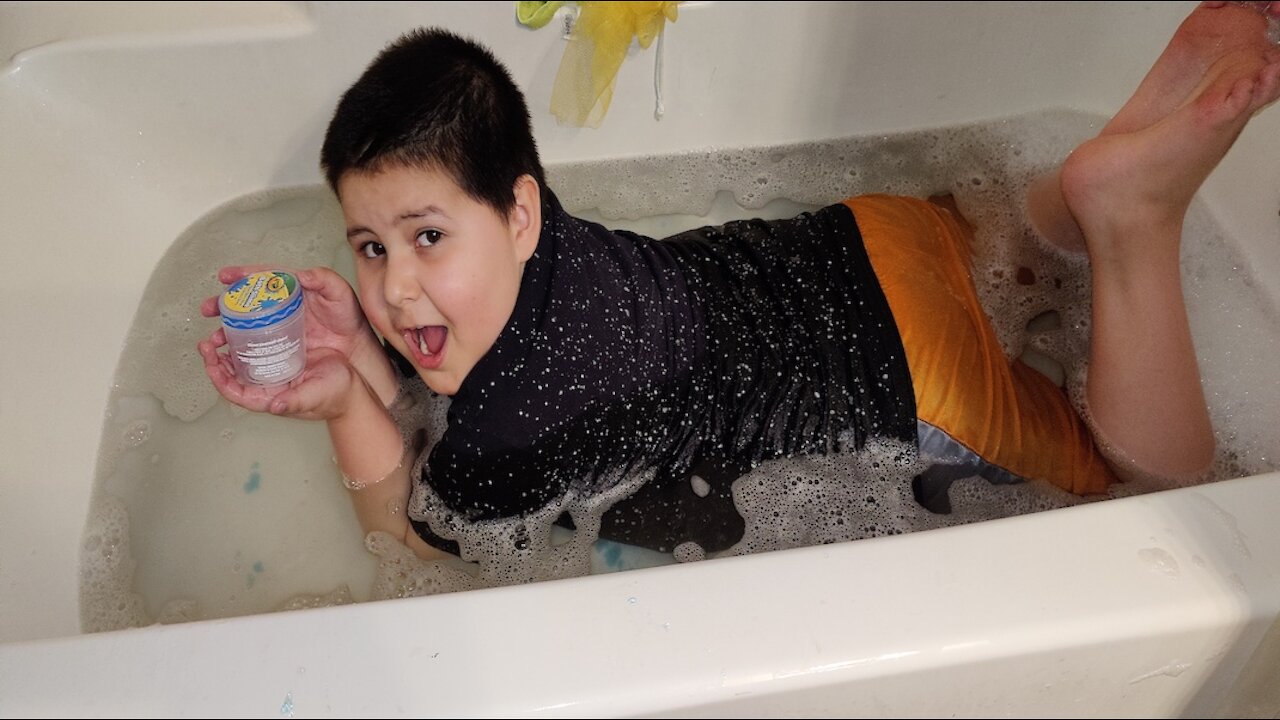Crayola Bath Slime: Getting in The Bath With Slime