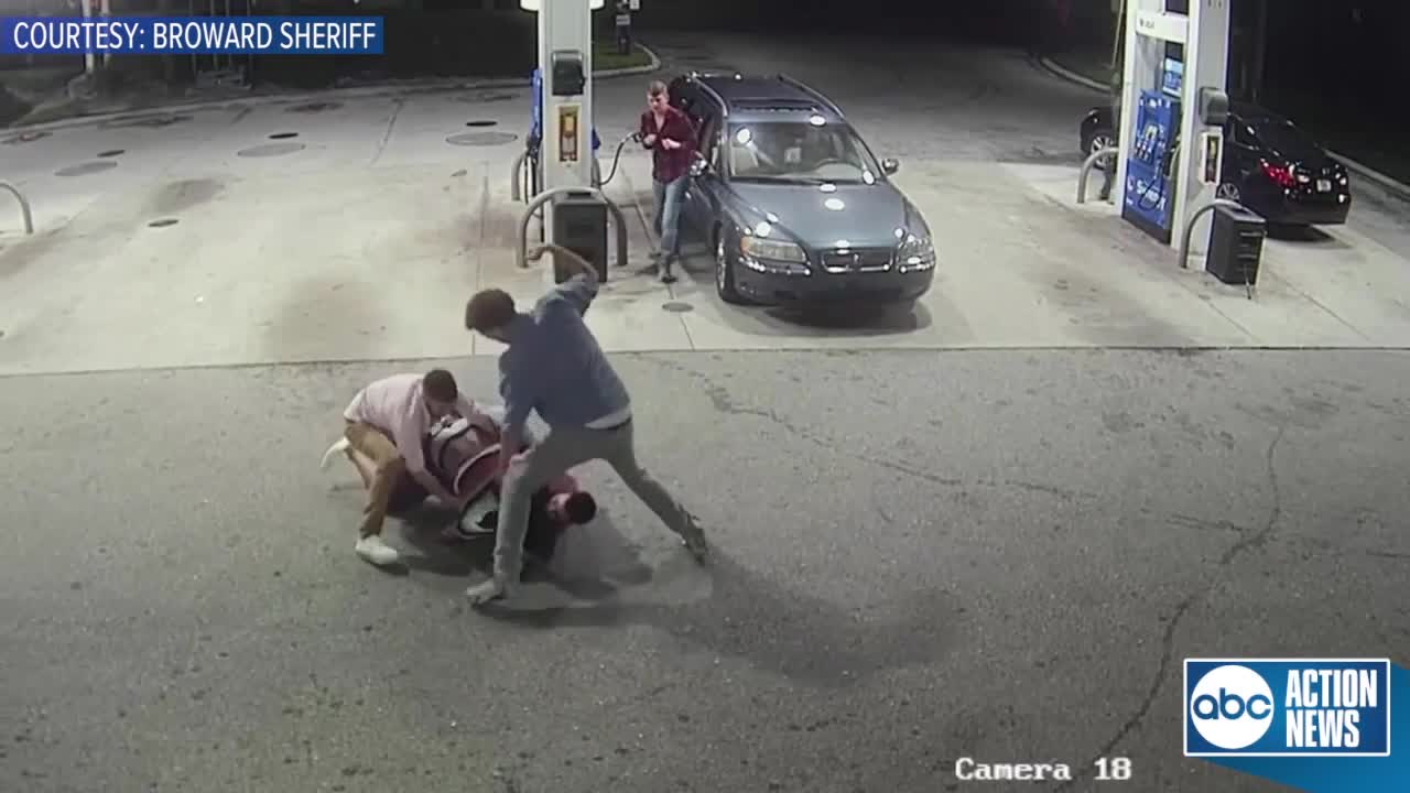 Spring breakers fight off attempted robbery, tackle gunman at Florida gas station | Surveillance video