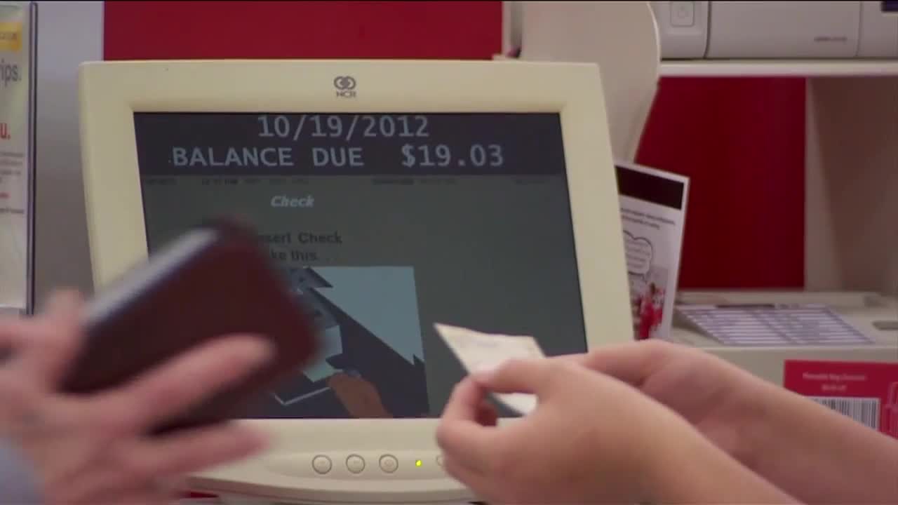 Why store credit cards may not be the best idea for holiday shopping