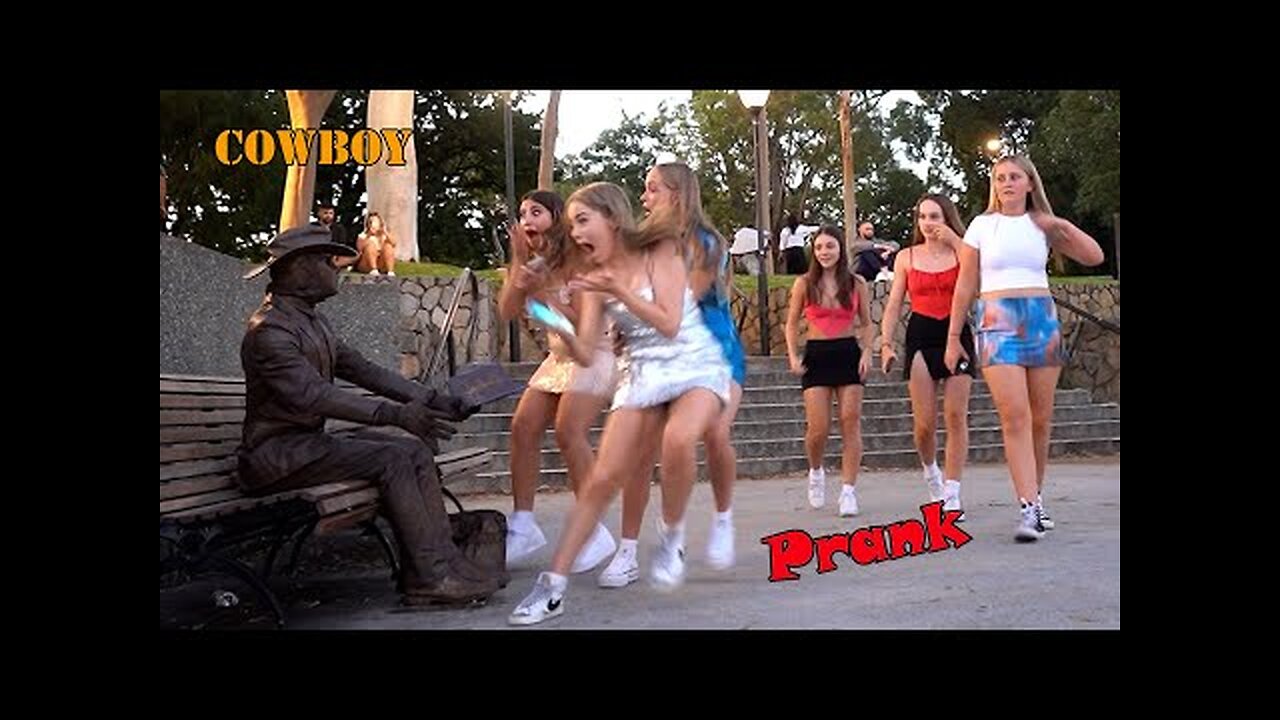 Cowboyprank in Australia funniest reactions lelucon statue prank luco patung