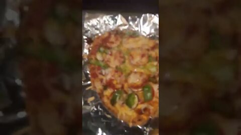 Garlic naan pizza