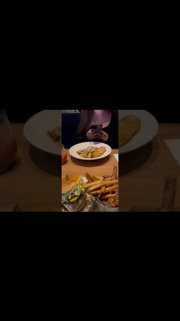 Moxie’s Restaurant Burger & Pasta