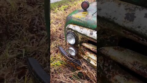 Abandoned Creepy Bus in Indiana ￼#abandoned #exploring #shorts #indiana #decayingmidwest