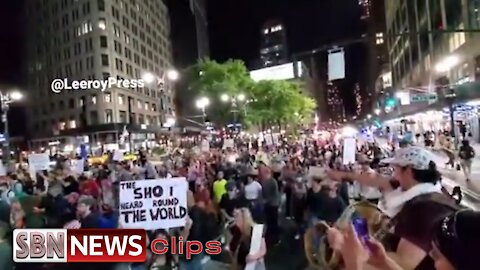 Protesters Flood the Street of Manhattan - 4502