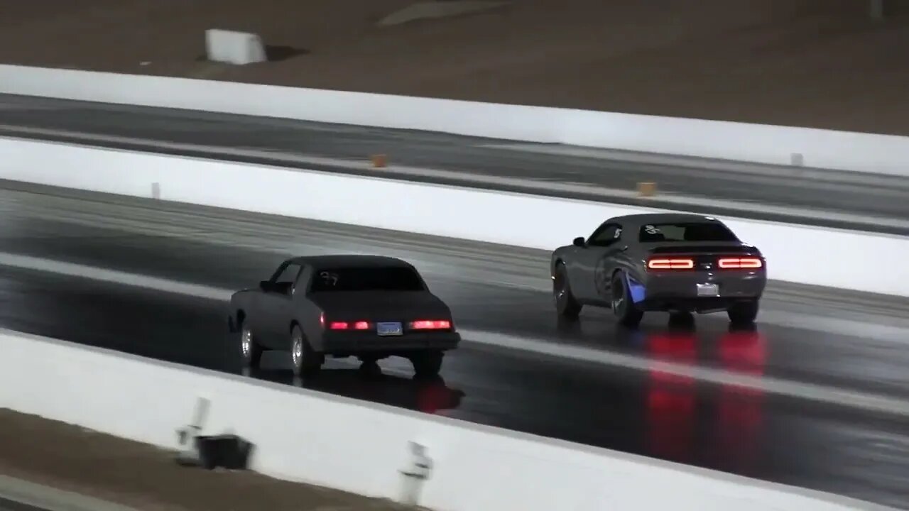 Hellcat vs Z06 Corvette - drag racing-27