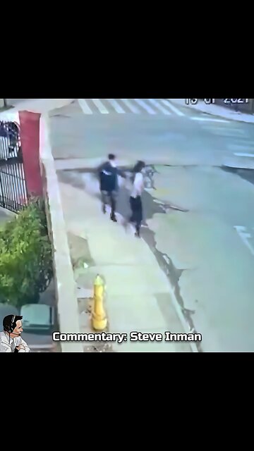 An off duty Chilean detective shoots an unsuspecting armed robber.