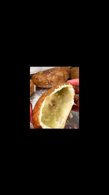 Twice baked potatoes | @royaleeats on IG 🥔🧀 #shorts