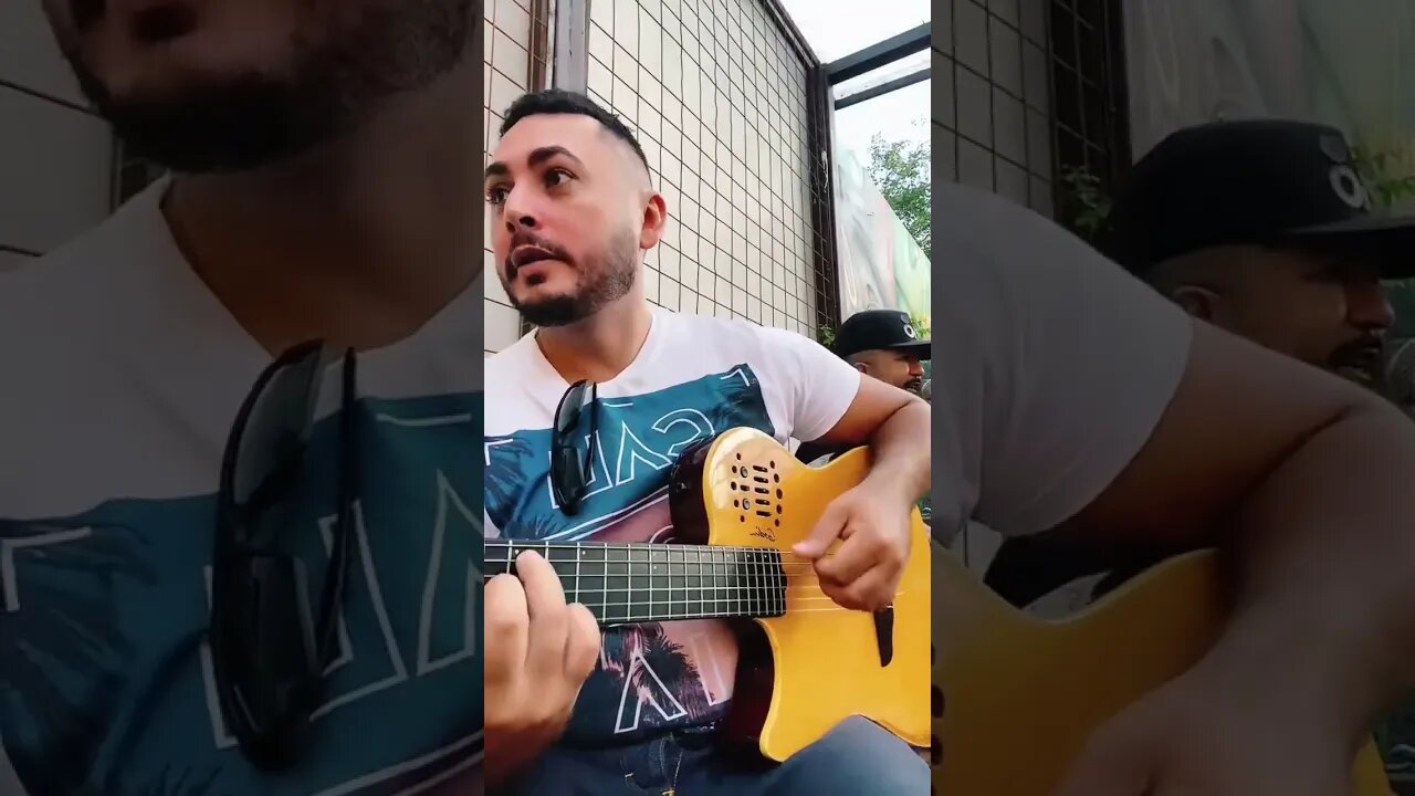 Momento Infeliz - Fundo de Quintal #shorts #samba #sambademesa #violão #tiktokvideo #pagodeanos90