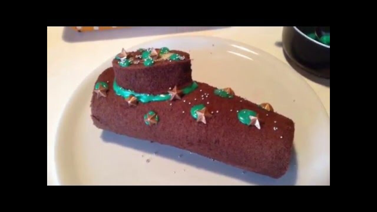 QUICK AND EASY CHOCOLATE AND VANILLA CREAM LOG RECIPE