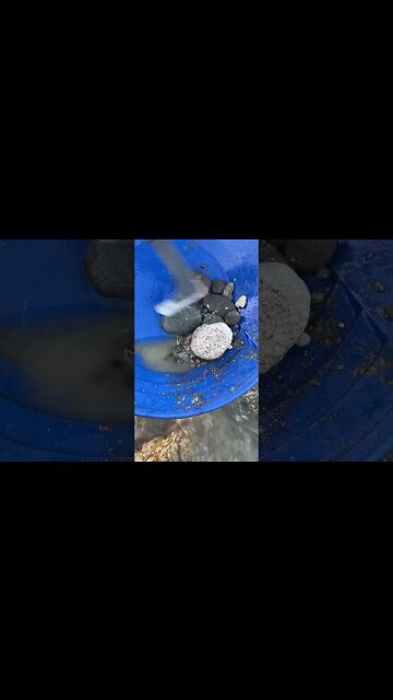 Mining a bedrock crevice! Does it contain gold?