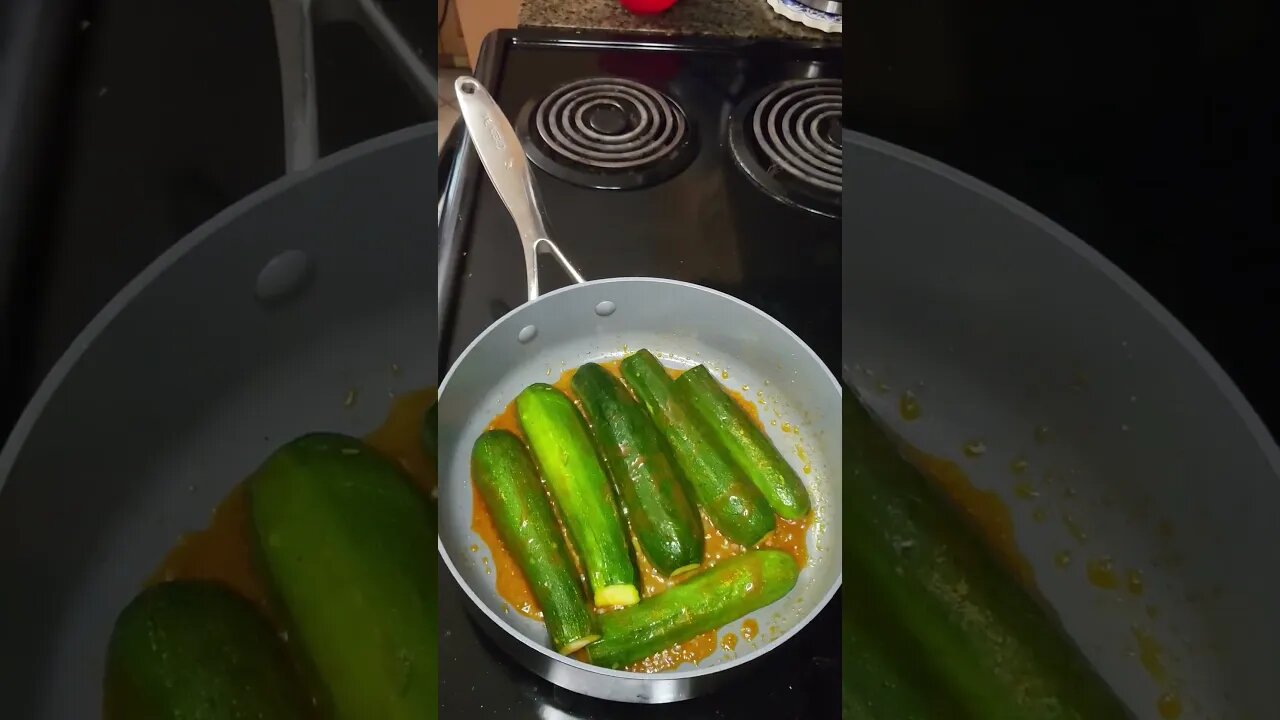 Buffalo Fried Zucchini With Avocado Blue Cheese Dip | 60-Second Organic #zucchinirecipe #avocadodip