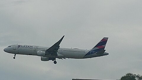 Airbus A321 PT-XPL vindo de Guarulhos para Manaus