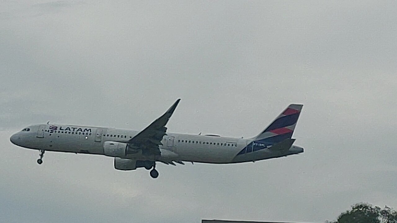 Airbus A321 PT-XPL vindo de Guarulhos para Manaus