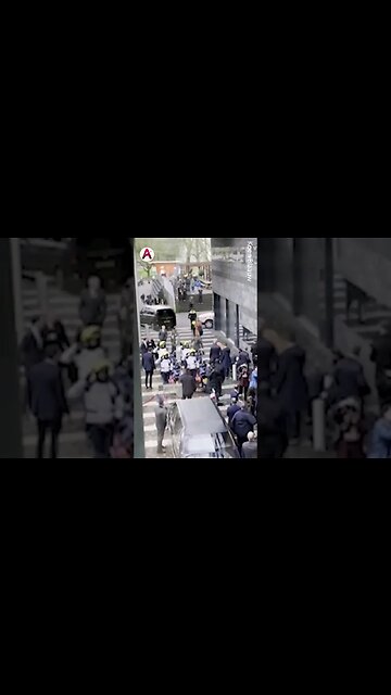 Dramatic moment police tackle protester running towards Macron. #shorts