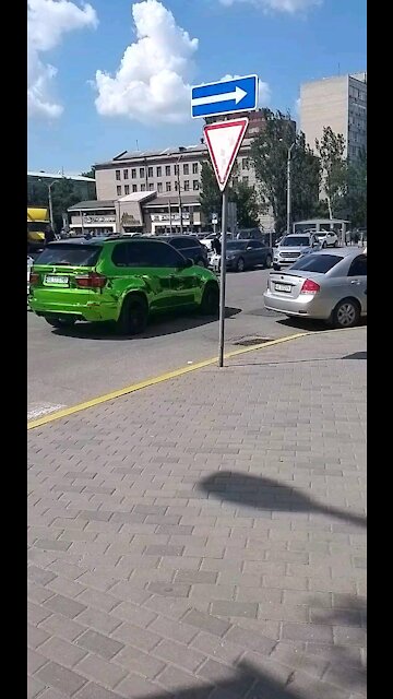 Uncommonly colored BMW