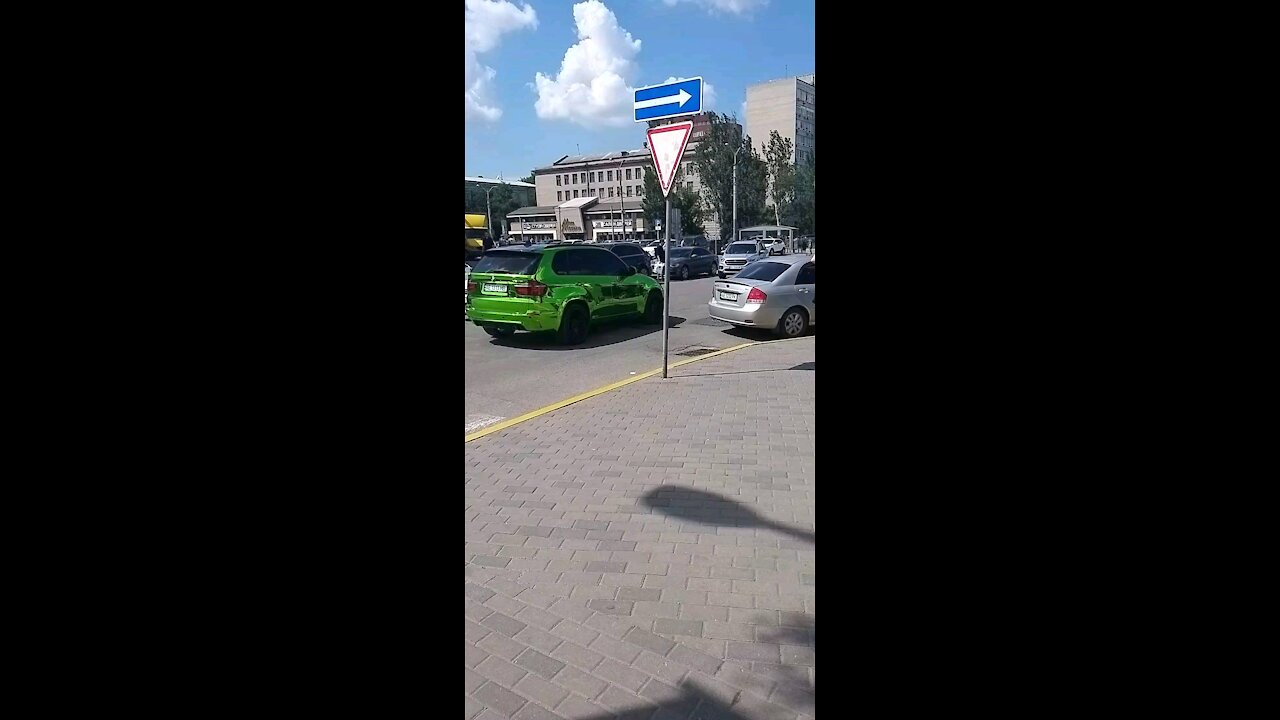 Uncommonly colored BMW