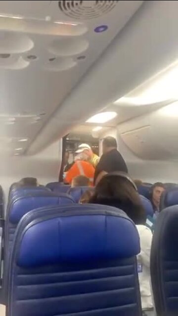 United Airlines flight diverted to Denver after passenger gets stuck in bathroom