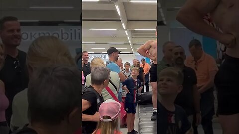 Bodybuilder at Airport Terminal #foryou #bodybuilding #ytshorts #viral #airport #trending