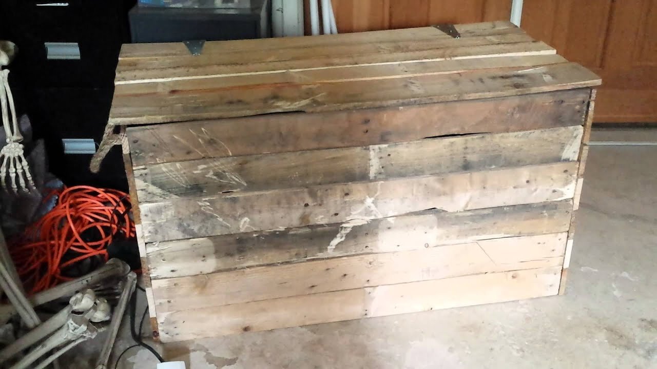 TEST- Monster in a Box Halloween Prop (powered with wiper motor)