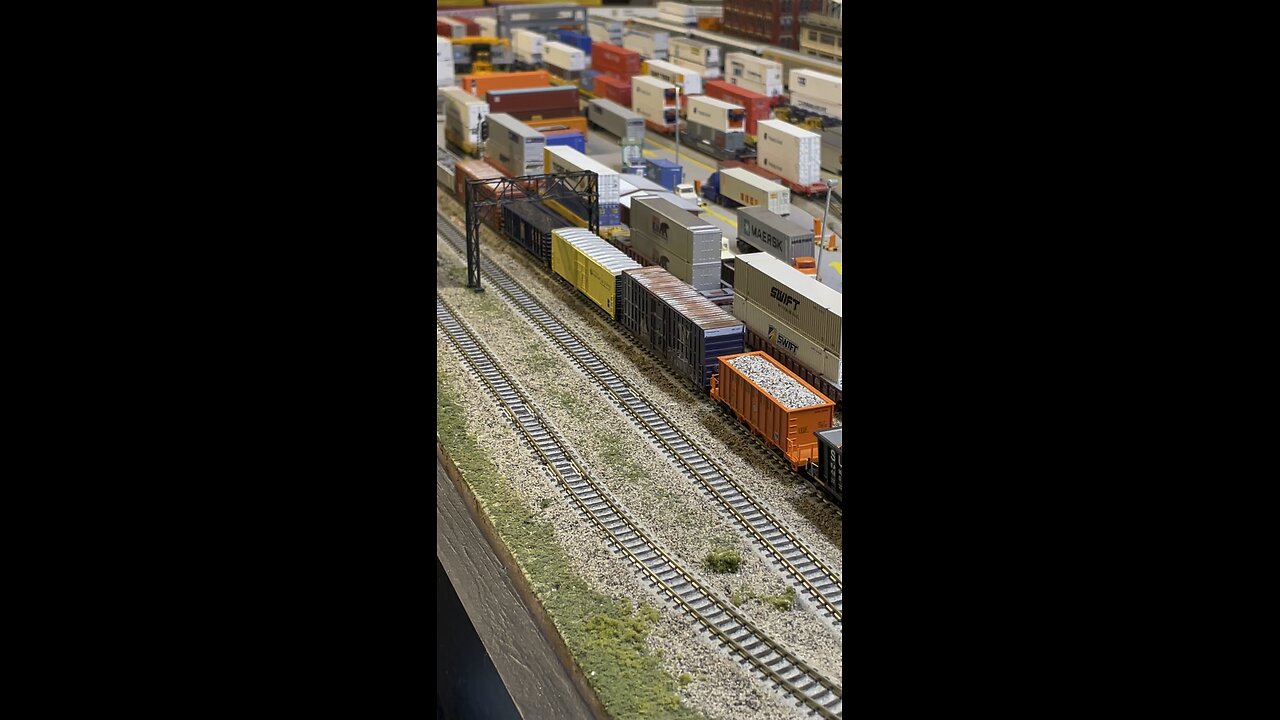 Nscale CSX MOW train