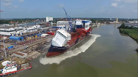 10 Incredible Ship Launch's and Waves!