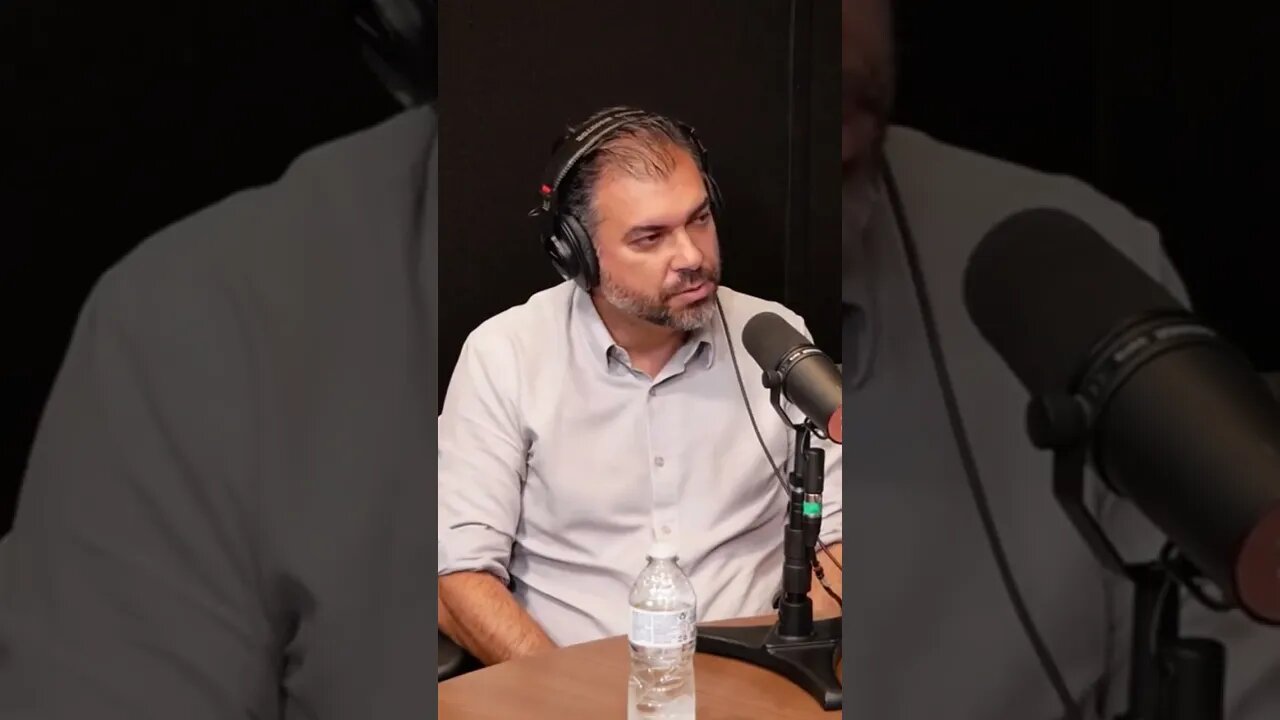 ONDE UM ECONOMISTA TRABALHA - PAULO GALA