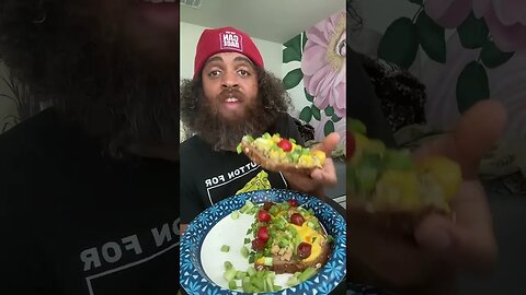 eating breakfast live with Rock Mercury on TikTok